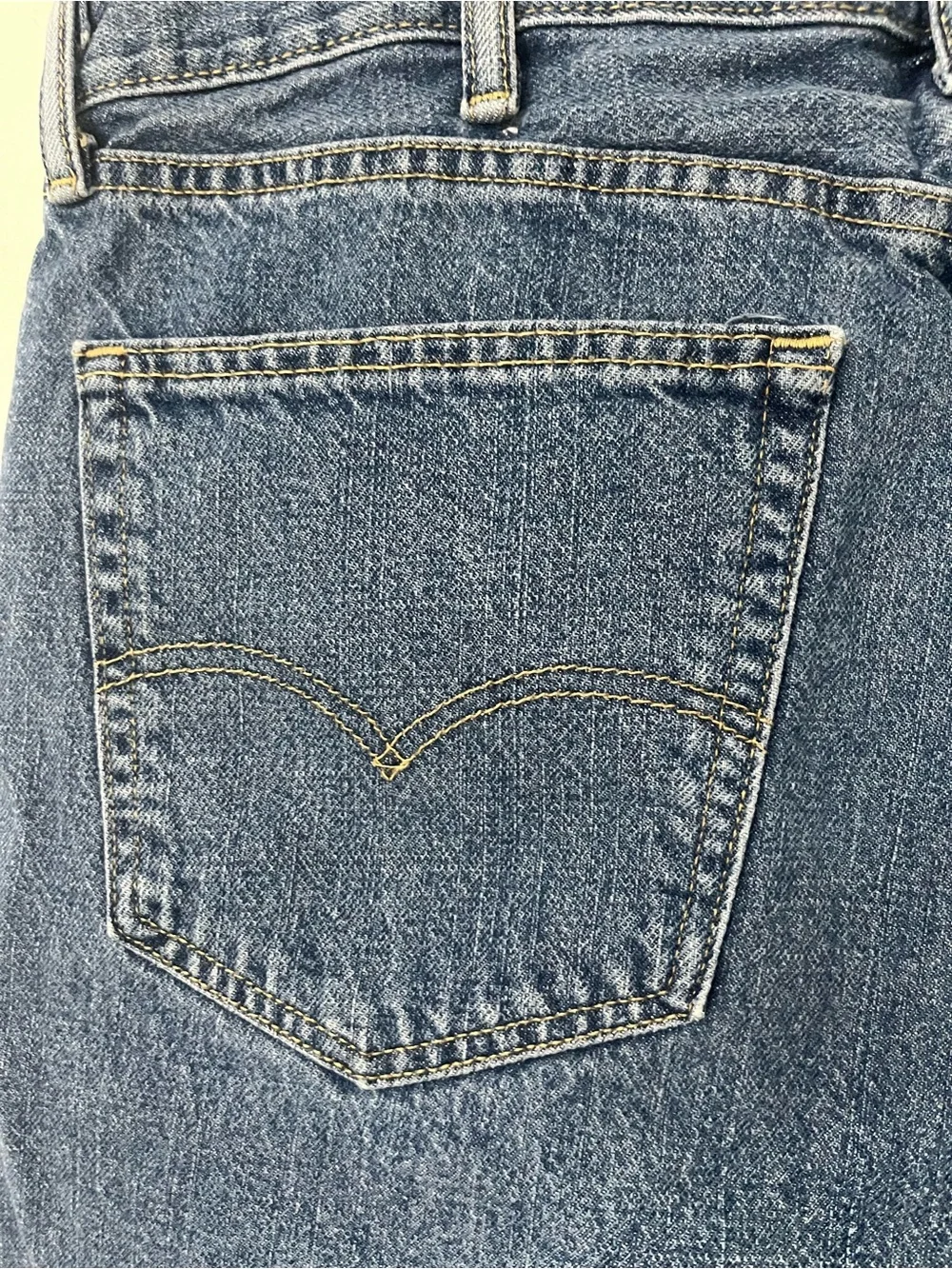 Levi's 505 Regular Fit Denim Shorts Jorts Medium Wash Men’s Size 38